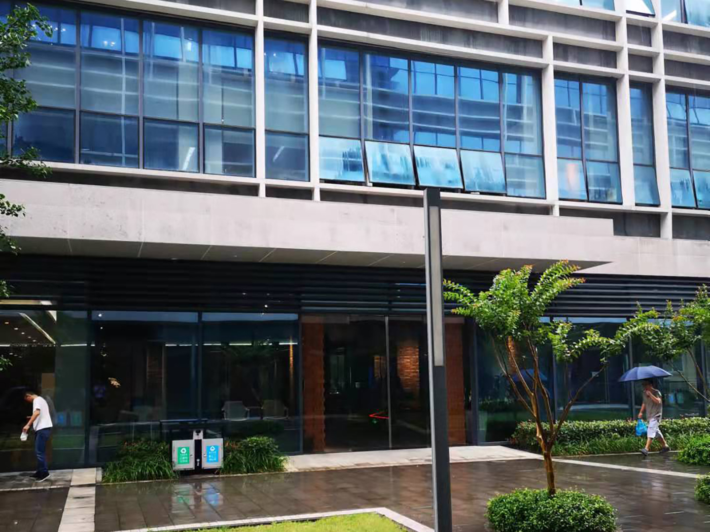 企業(yè)大門
